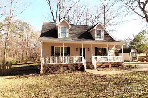 1256 Twin Lakes Rd, Rock Hill, SC 29732