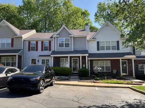 5937 Cougar Ln, Charlotte, NC 28269