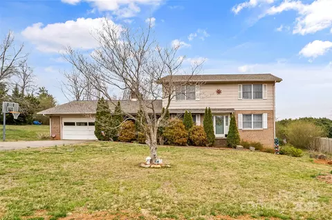 107 Riverhills Dr, Morganton, NC 28655