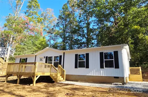 12 Mcgee Hill Rd, Fairview, NC 28730