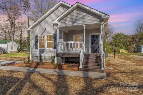 607 Hoover Dr, Lexington, NC 27292