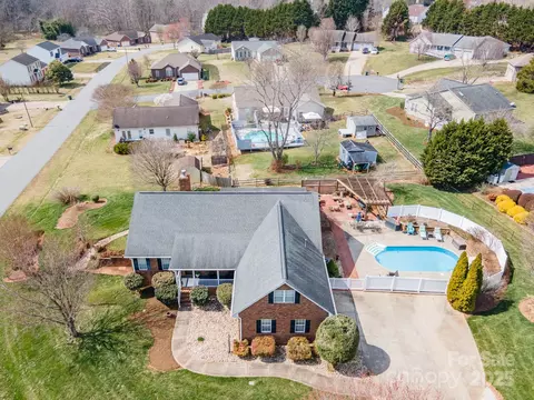 1529 Indian Springs Nw Dr NW, Conover, NC 28613