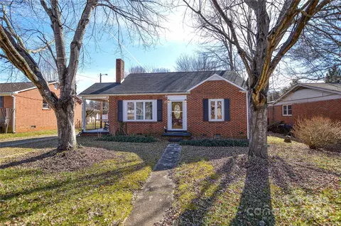 1221 Elizabeth Ave, Statesville, NC 28677