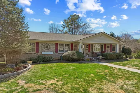 9 Ballantree Dr, Asheville, NC 28803