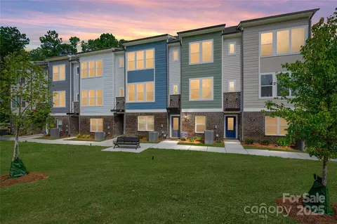 1425 Lithium Ln, Charlotte, NC 28211