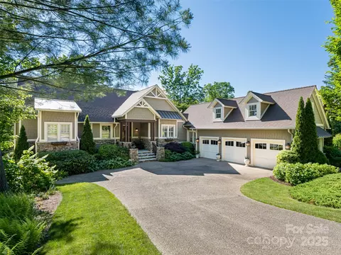 29 Croton Ct, Asheville, NC 28803