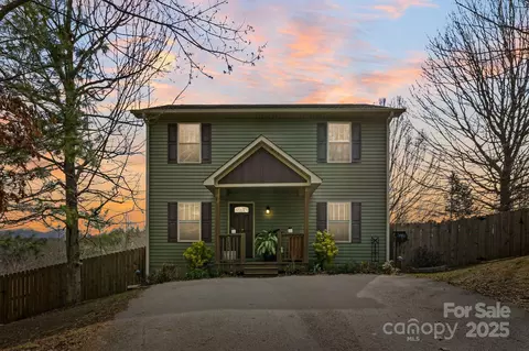 11 Mandy Ln, Weaverville, NC 28787