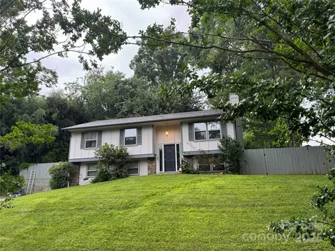 1 Spring Valley Dr, Arden, NC 28704