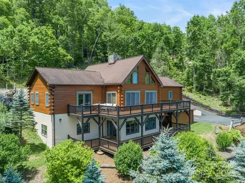 210 Miners Ridge Dr, Burnsville, NC 28714