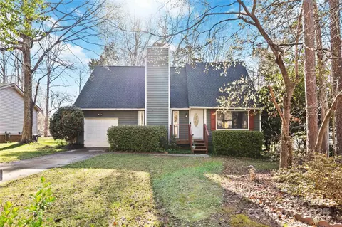 5012 Rolling Oak Ln, Charlotte, NC 28227