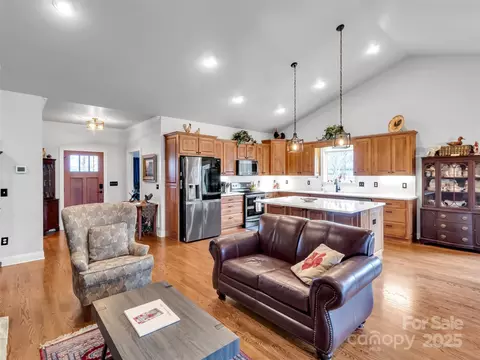 178 Sapphire Pl, Clyde, NC 28721 photo 12