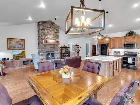 178 Sapphire Pl, Clyde, NC 28721 photo 10