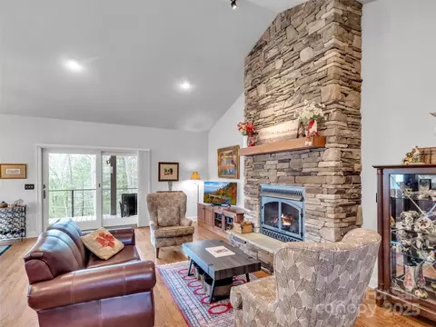 178 Sapphire Pl, Clyde, NC 28721 photo 13