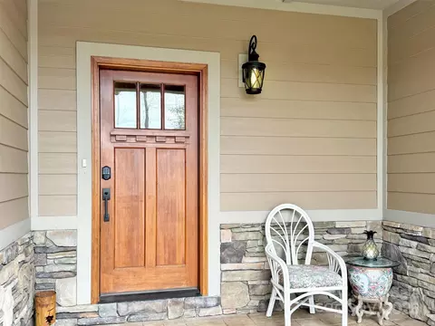 178 Sapphire Pl, Clyde, NC 28721 photo 6