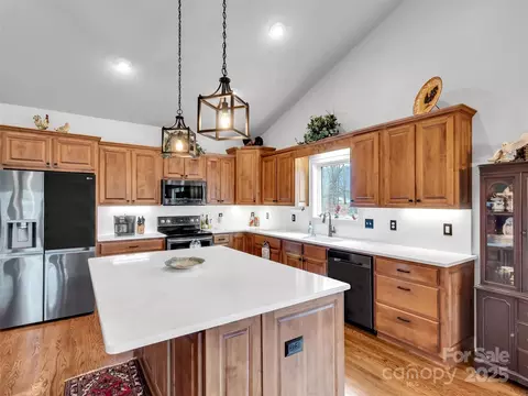 178 Sapphire Pl, Clyde, NC 28721 photo 9