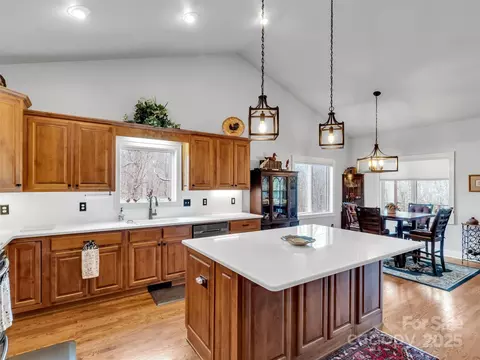178 Sapphire Pl, Clyde, NC 28721 photo 8