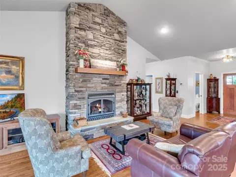178 Sapphire Pl, Clyde, NC 28721 photo 14