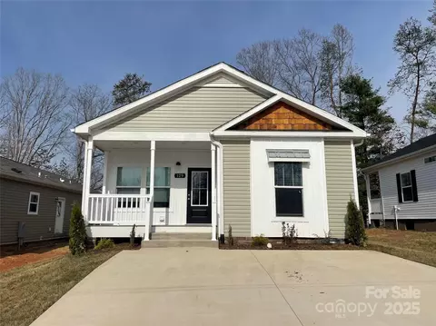 129 Bellamy Rd, Asheville, NC 28806