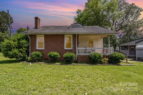 404 E 1st St, Cherryville, NC 28021