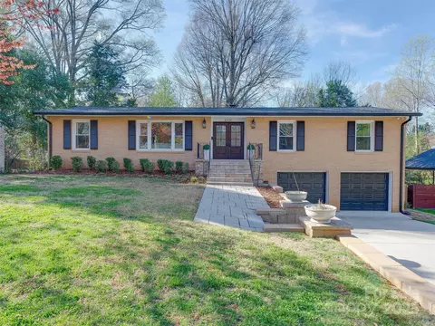 4216 Maureen Dr, Charlotte, NC 28205