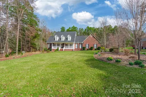 514 Saint Johns Dr, Salisbury, NC 28144