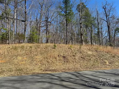 305 Sleepy Hollow Ln, Mount Gilead, NC 27306