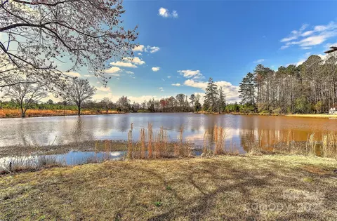 2013 Barkley Cir, Monroe, NC 28112 photo 2