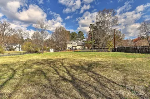 2013 Barkley Cir, Monroe, NC 28112 photo 3