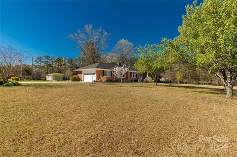 1139 Suttle Rd, Lancaster, SC 29720 photo 2