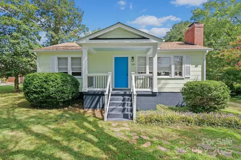 318 Stoney Mountain Rd, Hendersonville, NC 28791