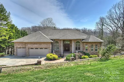 8720 Island Point Rd, Charlotte, NC 28278