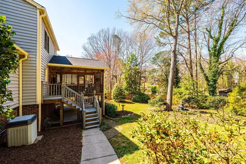 Exterior - 3021 8th Street Ne Ct NE, Hickory, NC 28601 photo 10 of 13