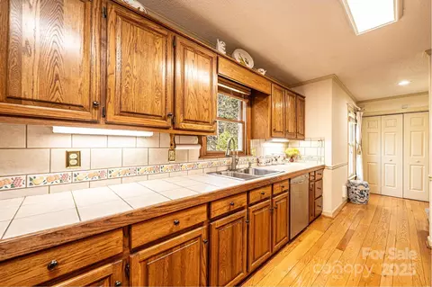Kitchen - 3021 8th Street Ne Ct NE, Hickory, NC 28601 photo 1 of 3