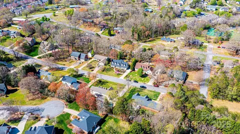 View/Area - 3021 8th Street Ne Ct NE, Hickory, NC 28601 photo 2 of 4