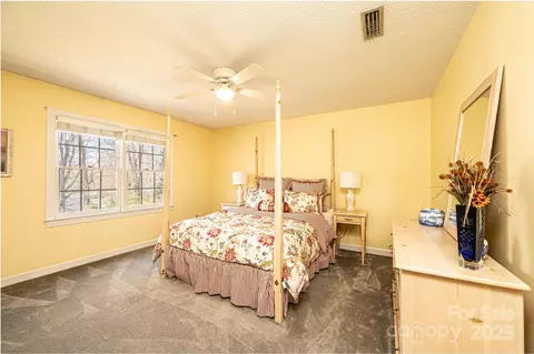 Bedroom - 3021 8th Street Ne Ct NE, Hickory, NC 28601 photo 4 of 9