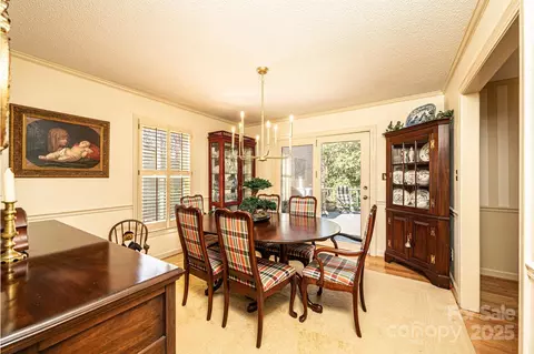 Dining - 3021 8th Street Ne Ct NE, Hickory, NC 28601 photo 3 of 5