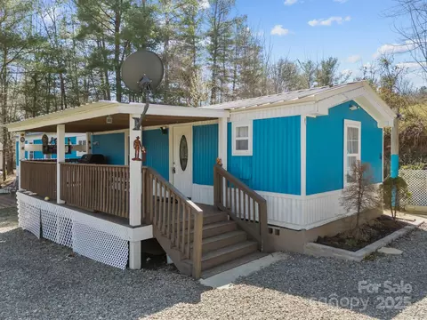 16 Blue Sky Dr, Leicester, NC 28748