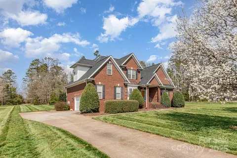 6000 Embassy Ct, Monroe, NC 28110 photo 4