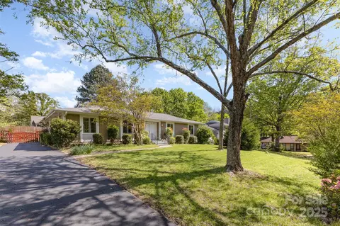 7212 Hackberry Ln, Charlotte, NC 28226