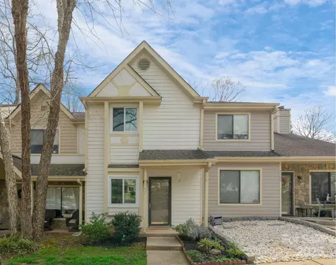 4102 N Course Dr, Charlotte, NC 28277