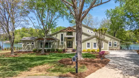 19528 Mary Ardrey Cir, Cornelius, NC 28031