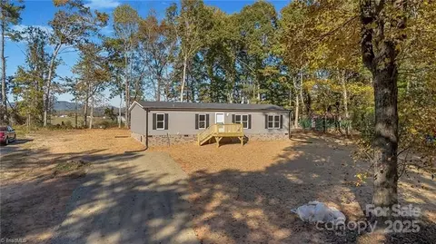 947 Jay Burke Rd, Taylorsville, NC 28681