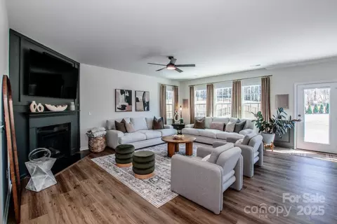242 Hamptons Cove Rd, Troutman, NC 28166