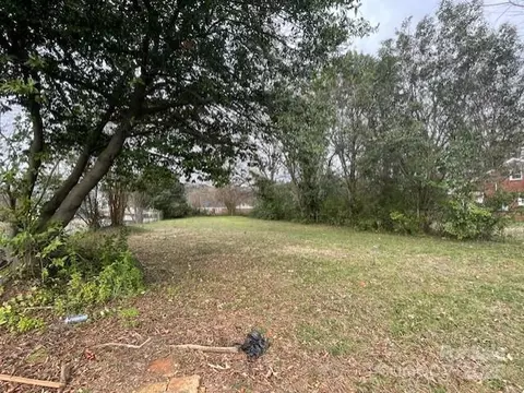 1815 Beatties Ford Rd, Charlotte, NC 28216