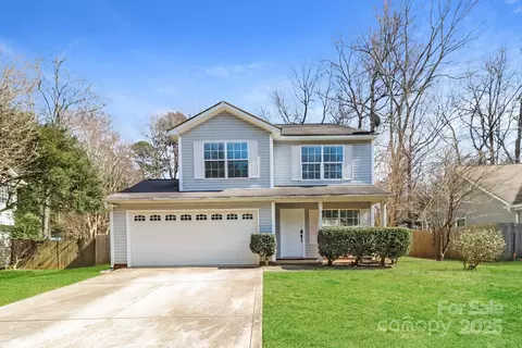2627 Century Oaks Ln, Charlotte, NC 28262