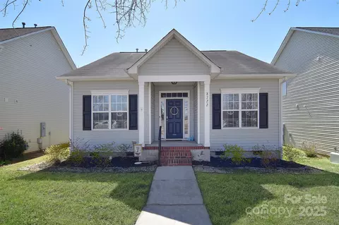 8722 Arrowhead Place Ln, Cornelius, NC 28031