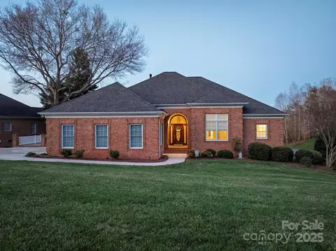 110 49th Avenue Nw Pl NW, Hickory, NC 28601
