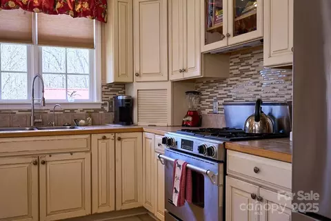 226 John Smith Rd, Columbus, NC 28722 photo 9