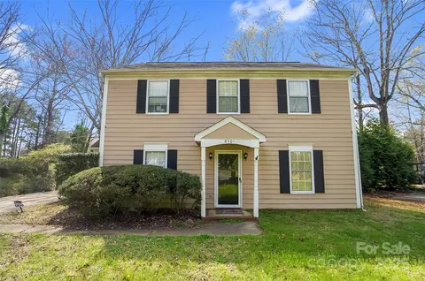 8501 Golf Ridge Dr, Charlotte, NC 28277