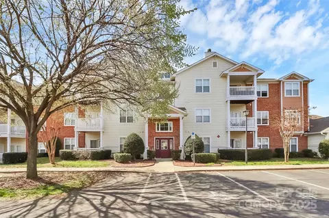 10663 Hill Point Ct, Charlotte, NC 28262
